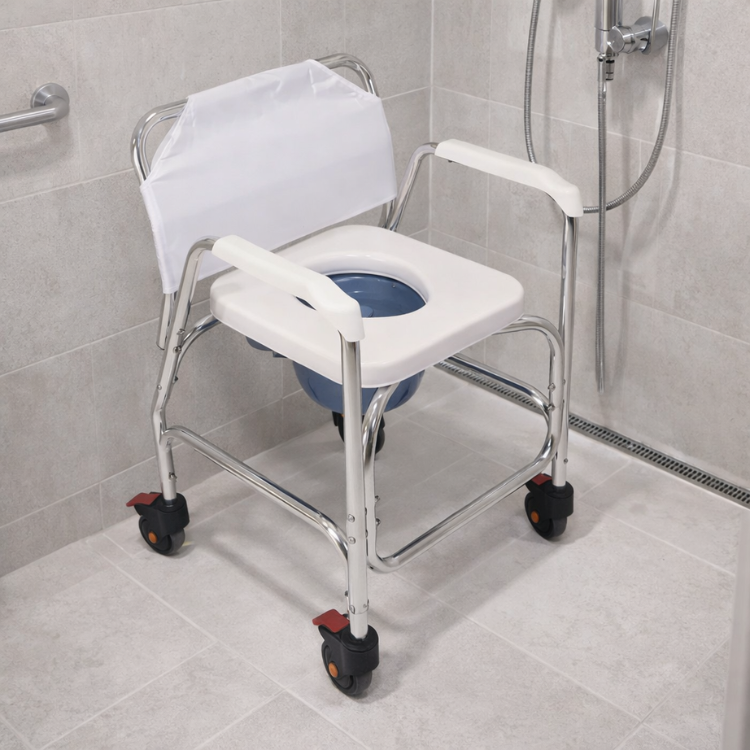 Cadeira de banho: melhor opção para cada grau de mobilidade