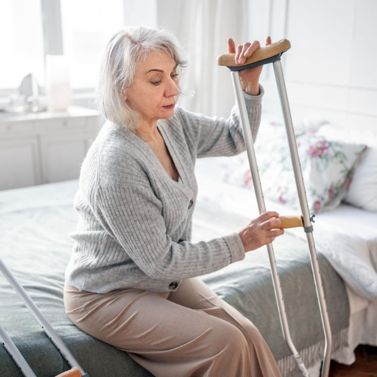 Como usar muletas, bengala ou andarilho?