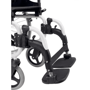 cadeira de rodas com apoio para pernas